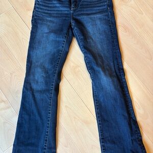 Buckle Black brand jeans, cute details on back pocket, nice stretch and fit.